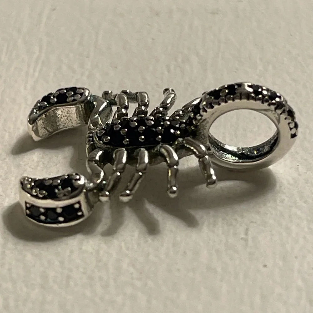 Bracelet Charm Scorpion with Black Rhinestones - Picture 4 of 8